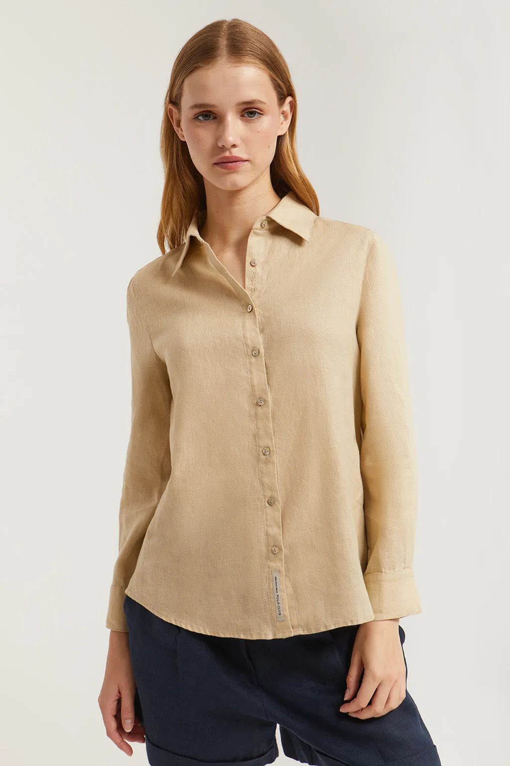 Camisa de lino beige con detalle bordado