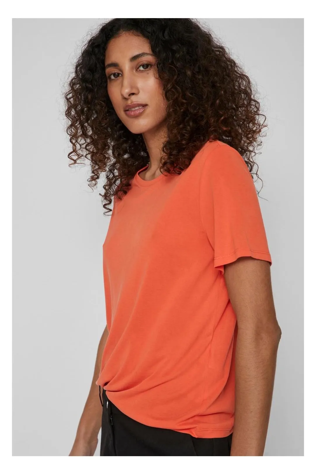 CAMISETA BÁSICA VIMODALA NARANJA