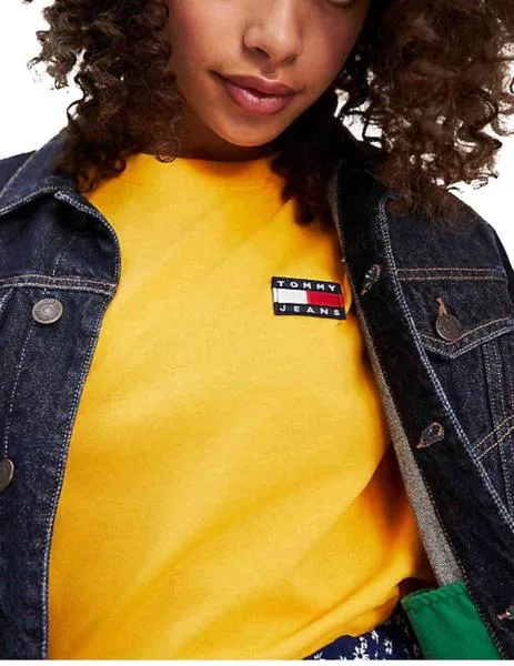 camiseta tommy jeans básica corta amarillo