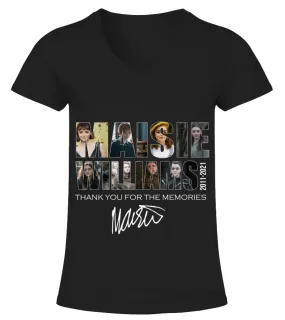 MAISIE WILLIAMS 2011-2021 Camiseta cuello pico Mujer