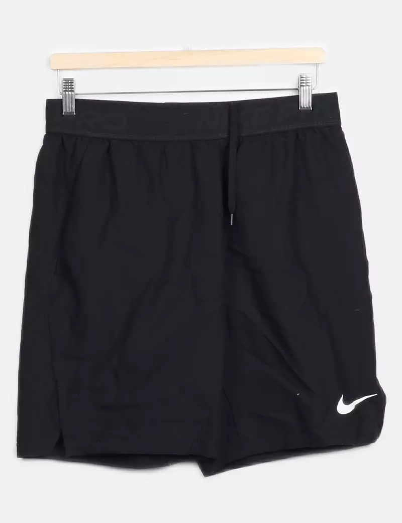 Nike Pantalones de chándal y joggers Cortos