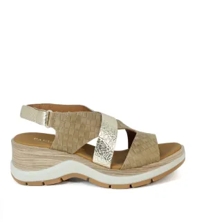 SANDALIAS DE CUÑA PAULA URBAN NABUK PERLA CUERO