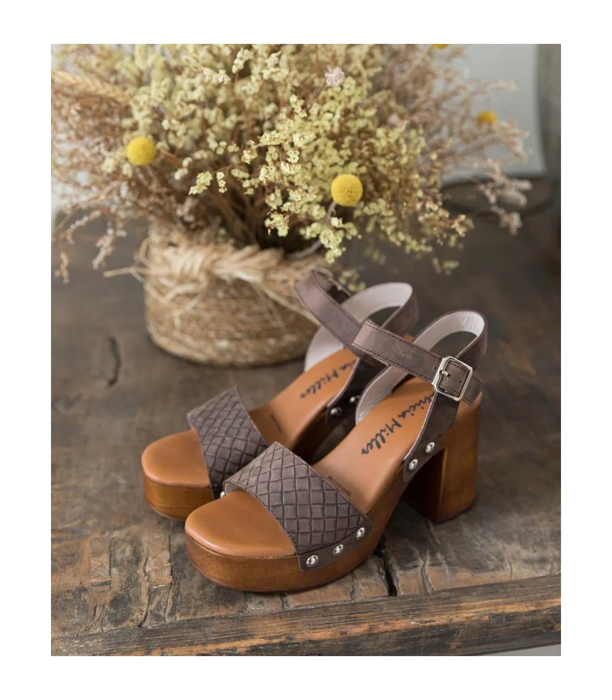 SANDALIAS PLATAFORMA PEDREÑA MARRÓN 6250-51501