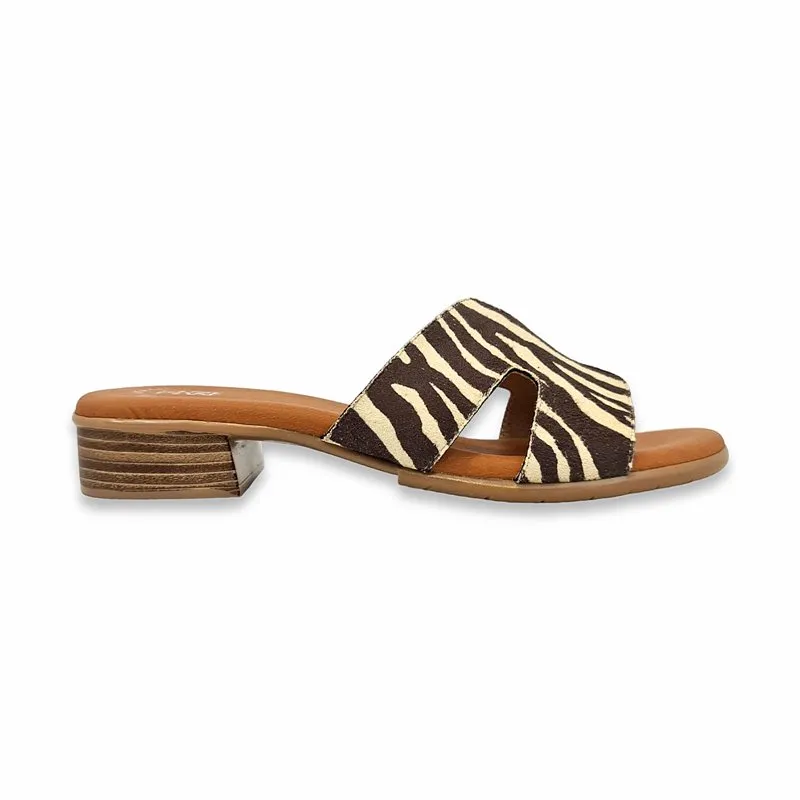 Sandalias Tacón Bajo Tipo Chancla Mujer Animal Print Plantilla De Piel Y Gel 321 Camel, de Jarpex