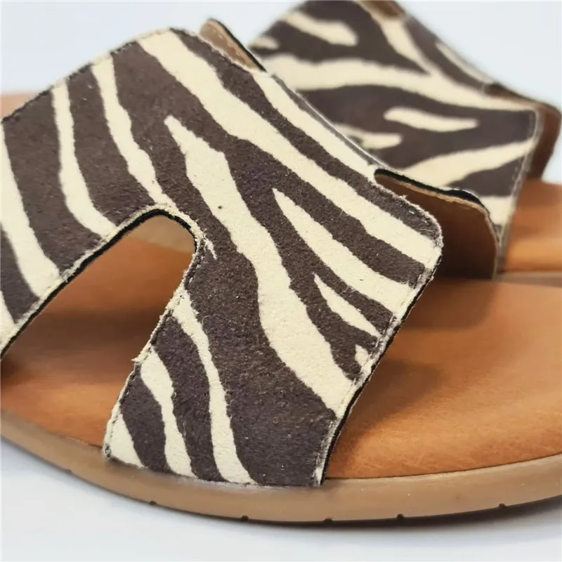 Sandalias Tacón Bajo Tipo Chancla Mujer Animal Print Plantilla De Piel Y Gel 321 Camel, de Jarpex