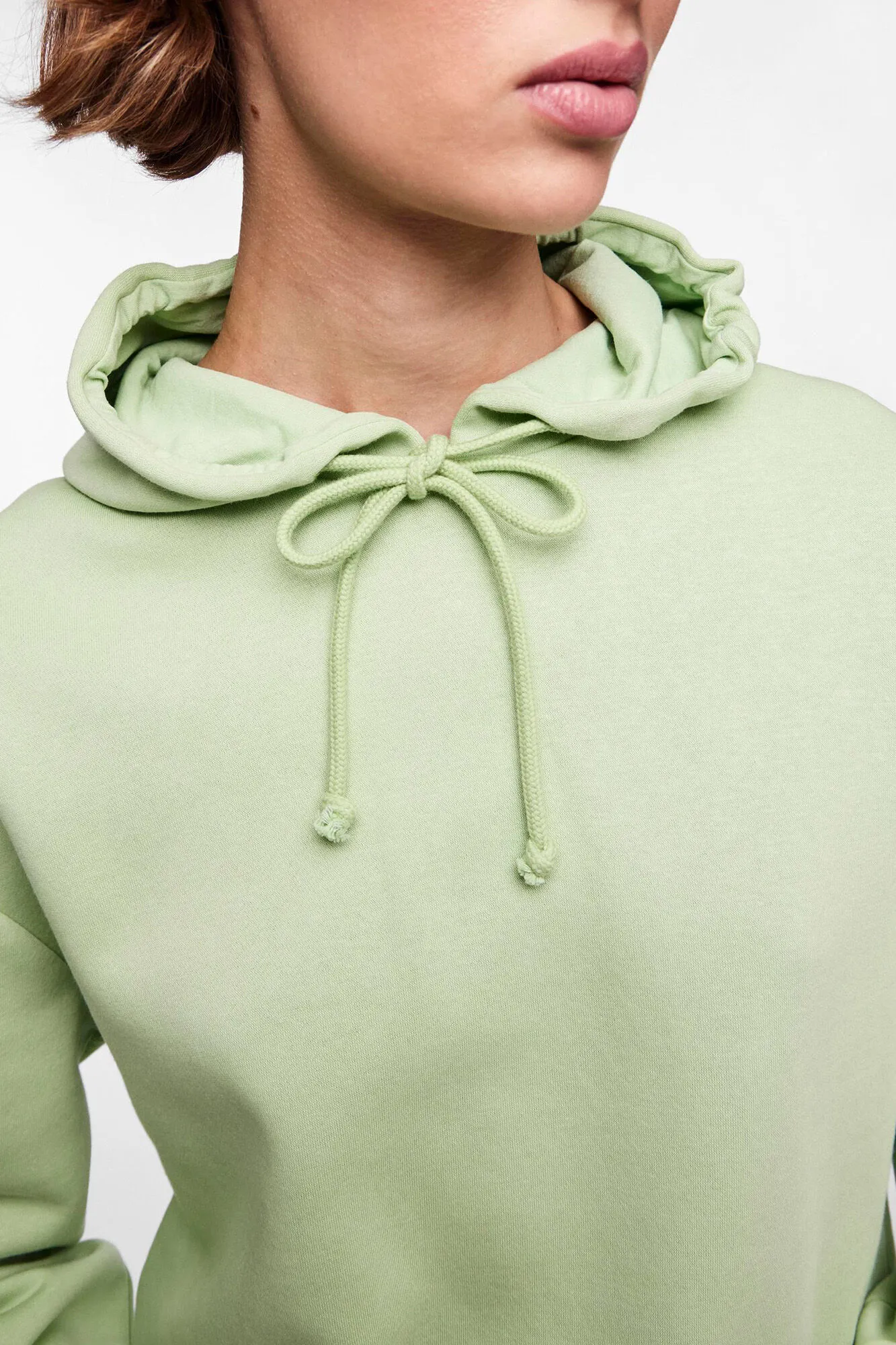 Sudadera básica con capucha